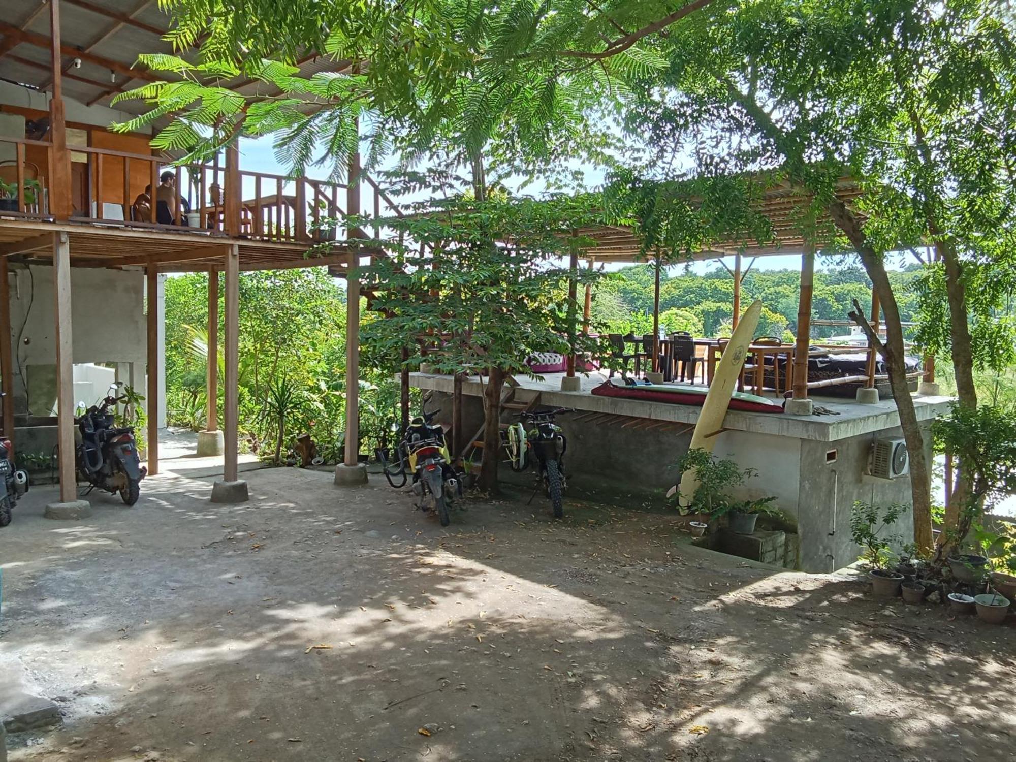 Feby'S Homestay Ekas Buitenkant foto